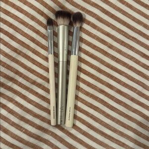 3 x ILIA MAKE UP BRUSHES